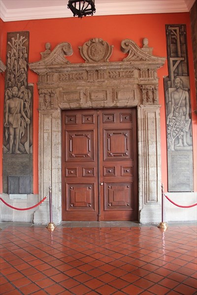 056-Национальный дворец, дверь